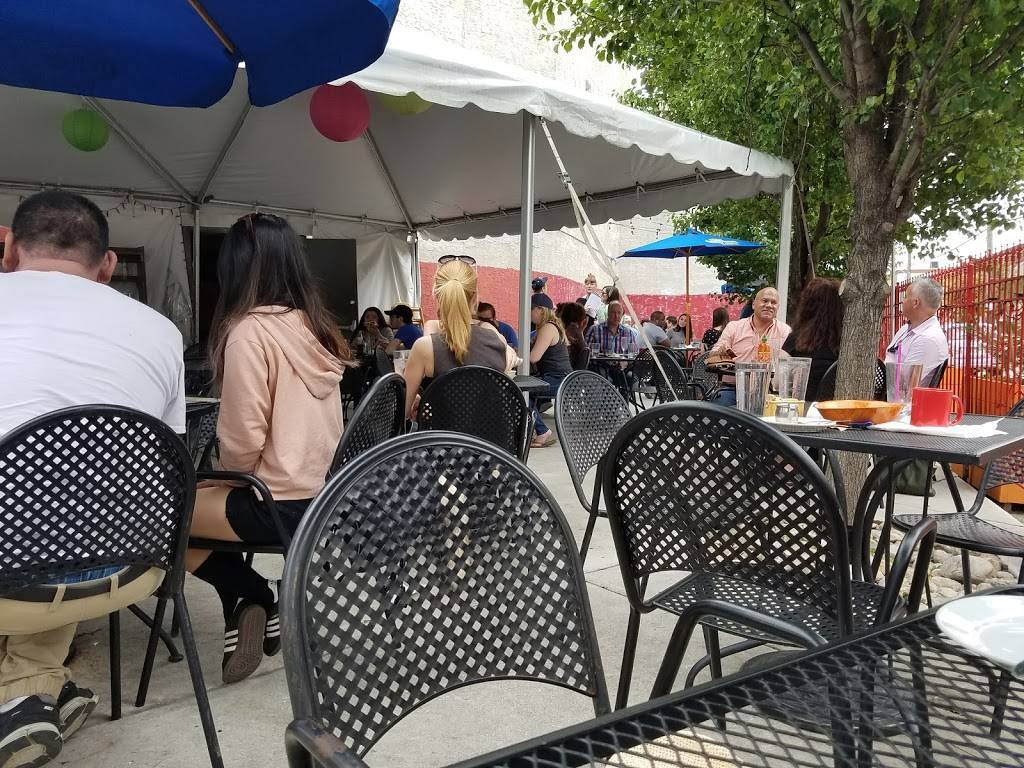 Cantina Los Caballitos | restaurant | 1651 E Passyunk Ave, Philadelphia, PA 19148, USA | 2157553550 OR +1 215-755-3550