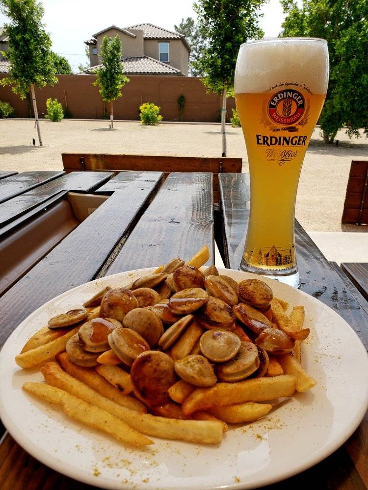 Edelweiss Biergarten | restaurant | 2625 E Bell Rd, Phoenix, AZ 85032, USA | 6024045919 OR +1 602-404-5919