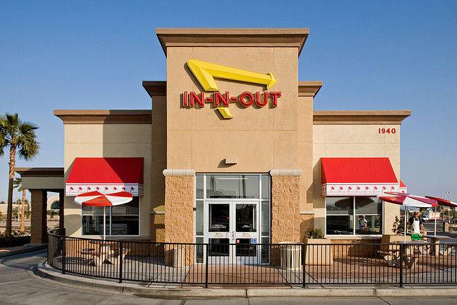 In-N-Out Burger | restaurant | 920 E Playa Del Norte Dr, Tempe, AZ 85281, USA | 8007861000 OR +1 800-786-1000