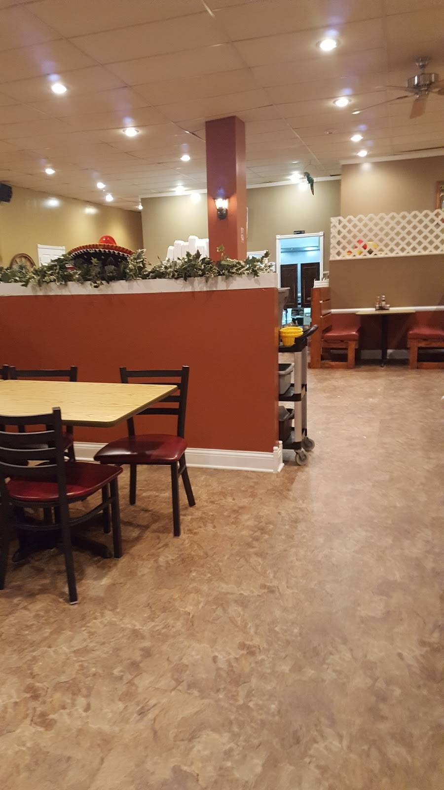 Los Agaves | restaurant | 120 N Public Square, Greensburg, KY 42743, USA | 2702992151 OR +1 270-299-2151