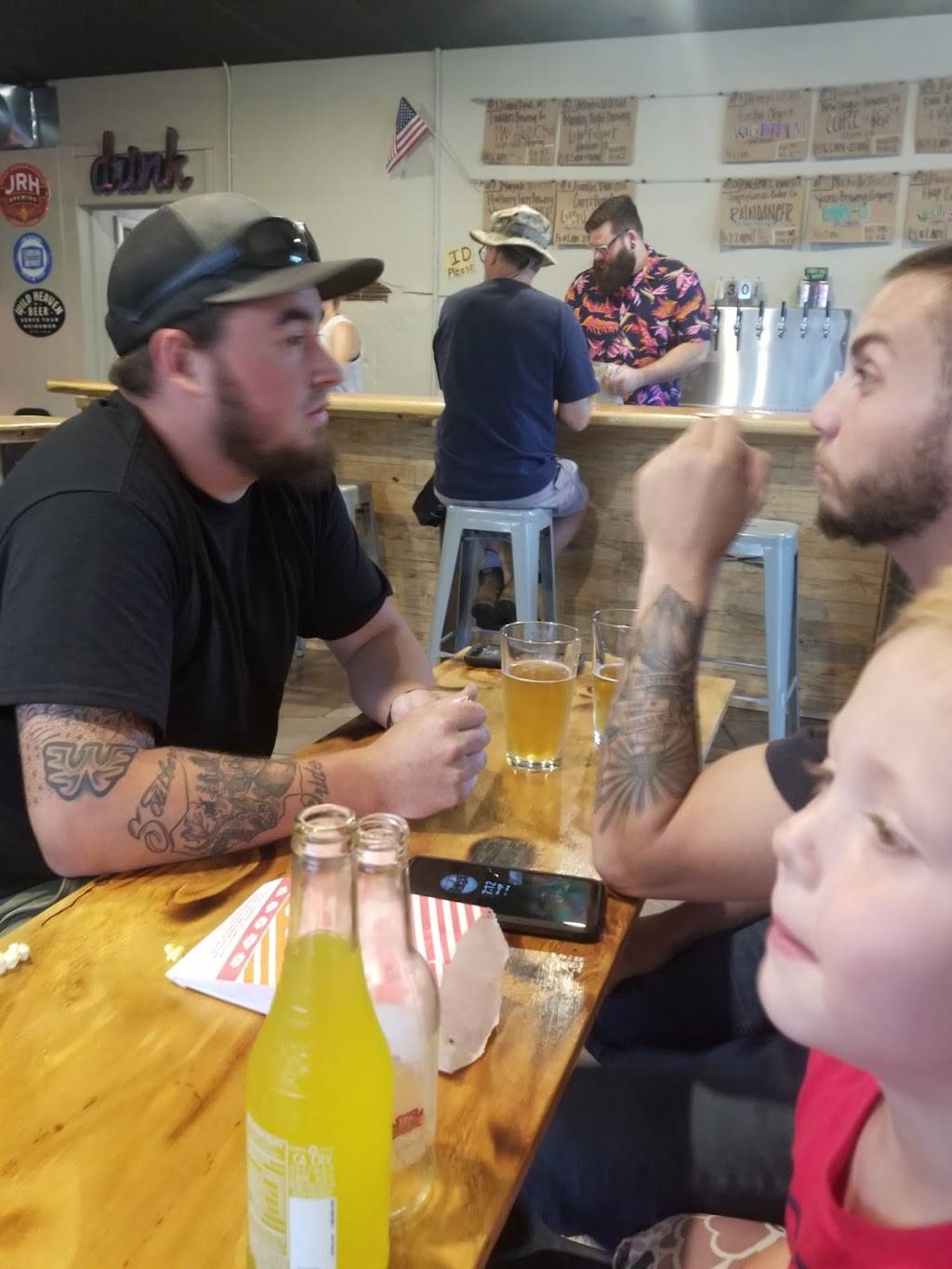 Riverside Taphouse | restaurant | 635 E Elk Ave, Elizabethton, TN 37643, USA | 4232135564 OR +1 423-213-5564