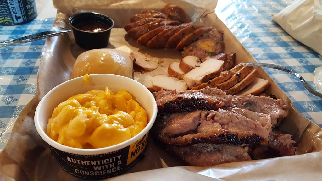 Dickeys Barbecue Pit | restaurant | 3505 Coffee Rd, Bakersfield, CA 93308, USA | 6615894227 OR +1 661-589-4227