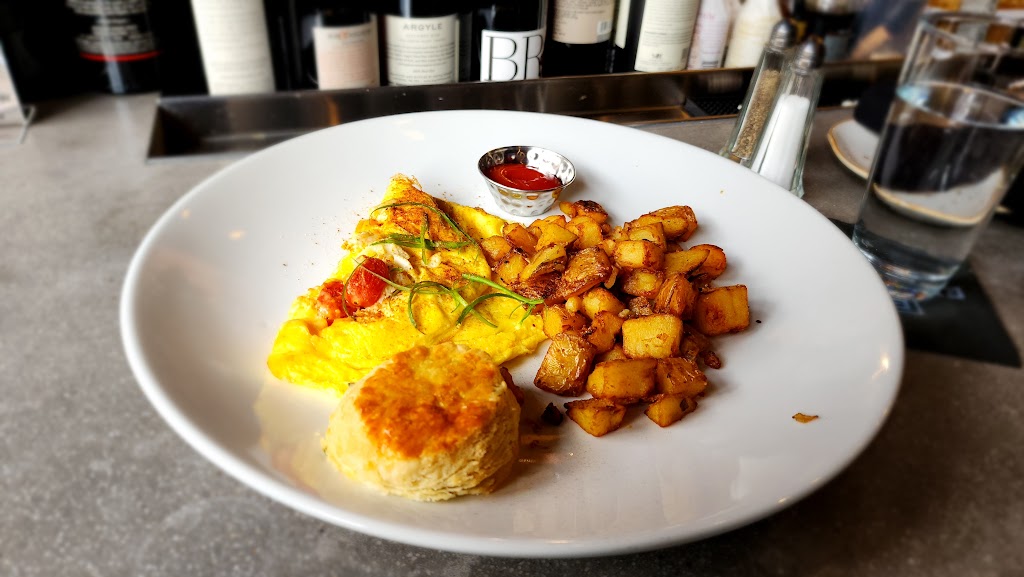 The Local on The Avenue | restaurant | 8161 Honeygo Blvd, Nottingham, MD 21236, USA | 4108708250 OR +1 410-870-8250