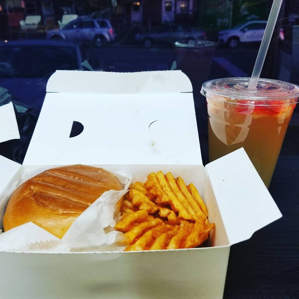 Chick-A-Boom | restaurant | 1946 Delmar Dr, Folcroft, PA 19032, USA | 4844941177 OR +1 484-494-1177