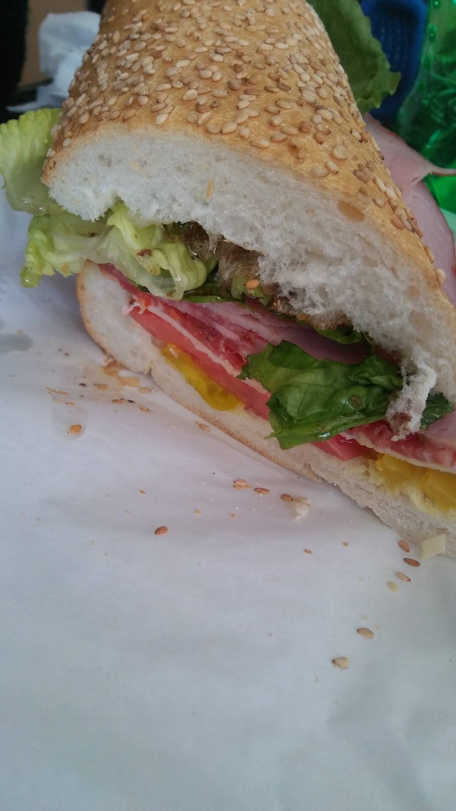 Brine Barrel | restaurant | 237 Partition St, Saugerties, NY 12477, USA | 8452465181 OR +1 845-246-5181