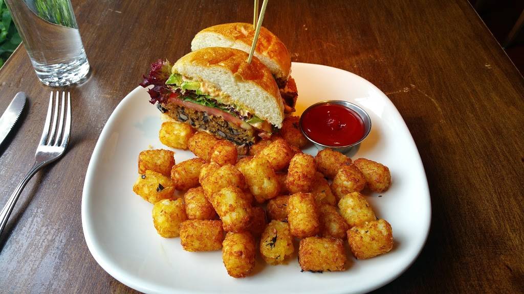 Burger & Barrel | restaurant | 25 W Houston St, New York, NY 10012, USA | 2123347320 OR +1 212-334-7320