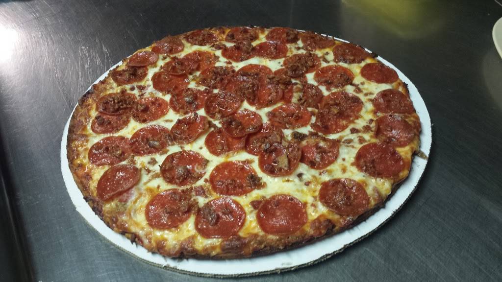 Lyles Sportszone Pizza & Pub | night club | 4718, 1404 E Morgan Ave, Evansville, IN 47711, USA | 8124257729 OR +1 812-425-7729