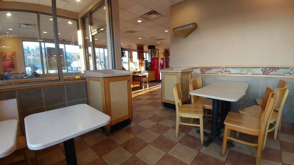 Wendys | restaurant | 3700 Cummings Hwy, Chattanooga, TN 37419, USA | 4238256188 OR +1 423-825-6188