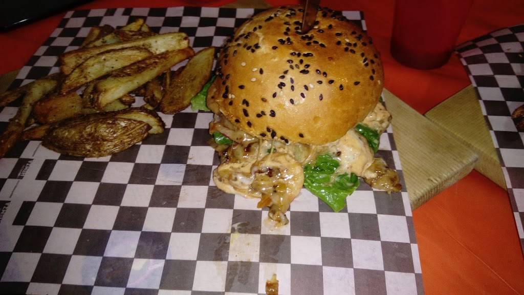 Hamburgeeks | restaurant | Carlos Pacheco 2, 22830 Ensenada, Baja California, Mexico | 016462682126 OR +52 646 268 2126