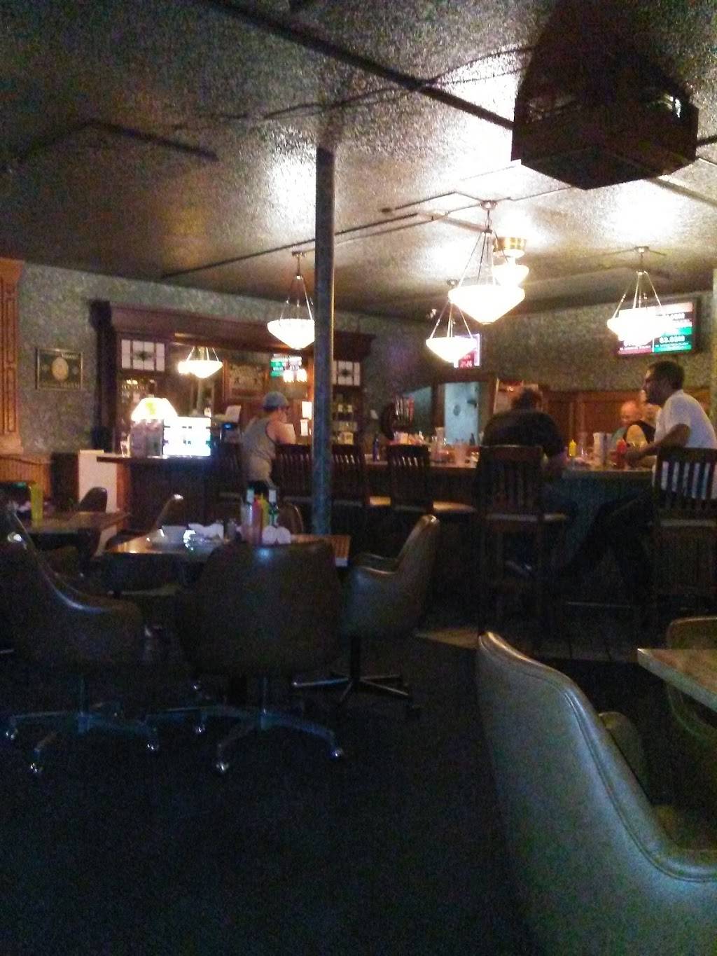 Walts All American Bar | restaurant | 5534 W Central Ave, Wichita, KS 67212, USA | 3169439567 OR +1 316-943-9567