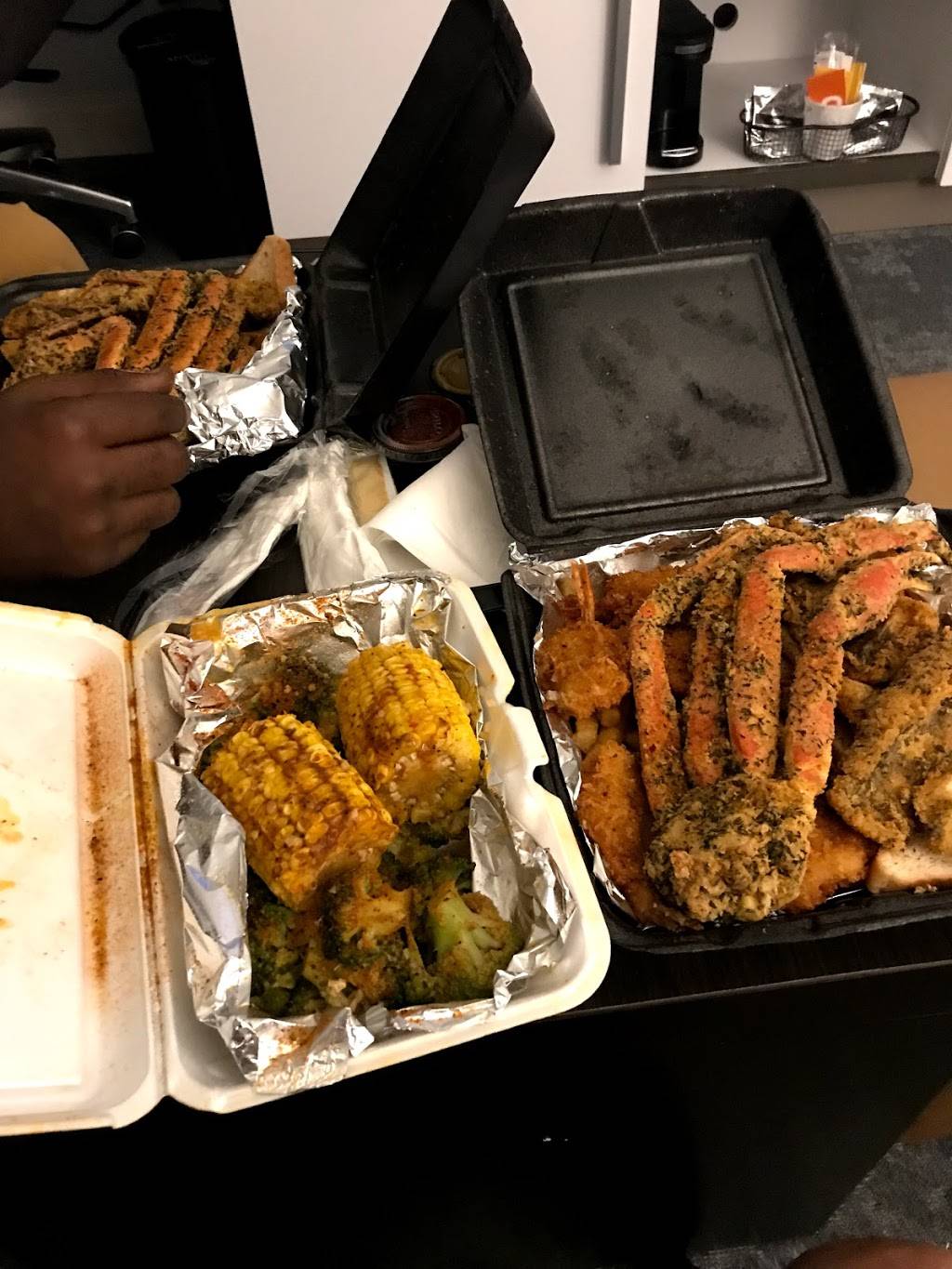 Soul Fed Philly | restaurant | 3622 N 17th St, Philadelphia, PA 19140, USA | 2155443269 OR +1 215-544-3269