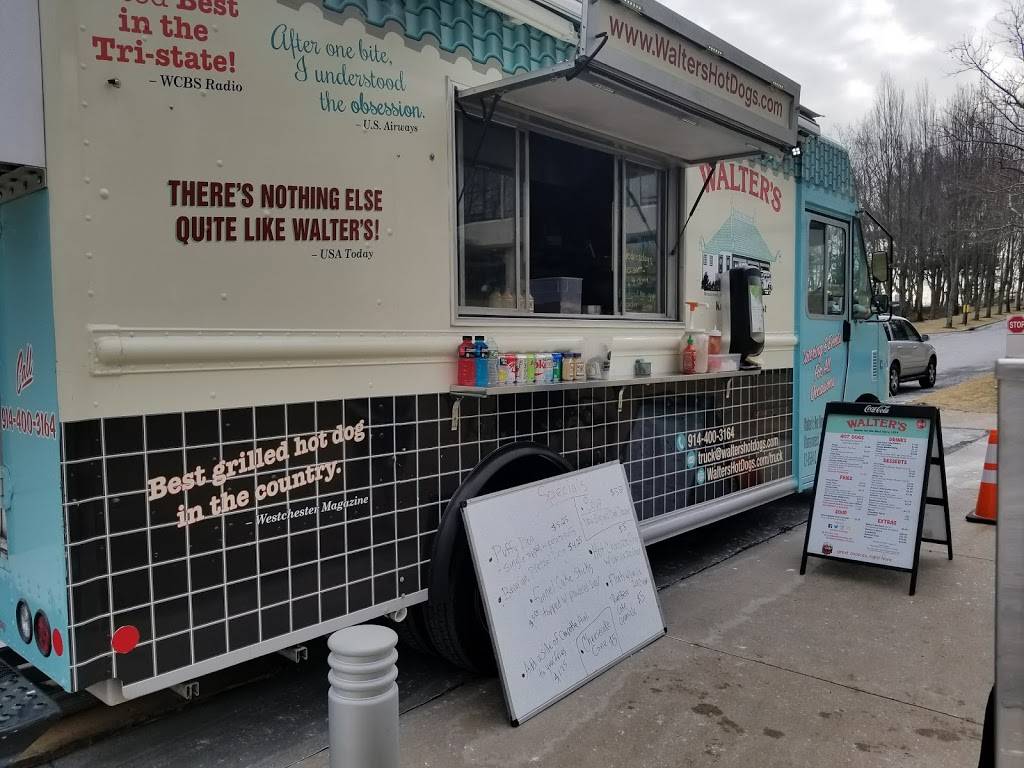 Walters Hot Dogs | restaurant | 186 Mamaroneck Ave, White Plains, NY 10601, USA | 9143979406 OR +1 914-397-9406
