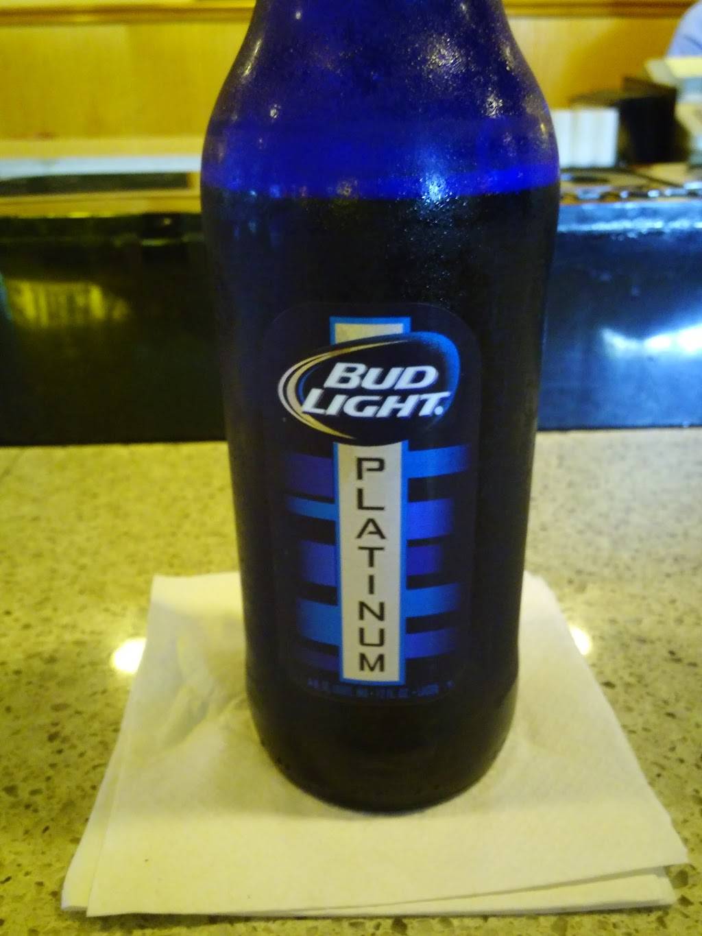 Walkers Bar & Grill | restaurant | 176 McGovern Blvd, Crescent Township, PA 15046, USA | 7244570662 OR +1 724-457-0662