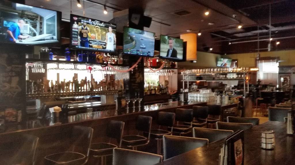 Bar Louie | night club | 4443 Lyons Rd suite d-101, Coconut Creek, FL 33073, USA | 9545435865 OR +1 954-543-5865