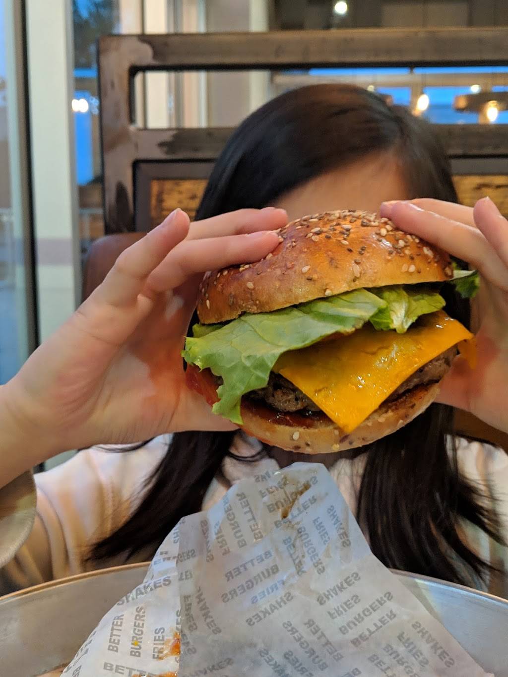 South St. Burger | restaurant | 190 Clair Rd E, Guelph, ON N1L 1M7, Canada | 5197664644 OR +1 519-766-4644