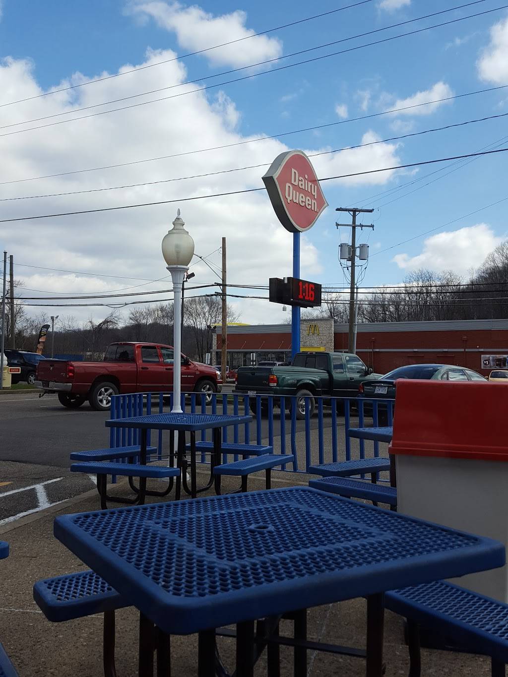 Dairy Queen | restaurant | 1629 Maysville Ave, Zanesville, OH 43701, USA | 7404536930 OR +1 740-453-6930