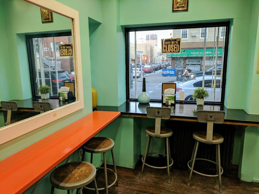 Pita Palace | restaurant | 413 Graham Ave, Brooklyn, NY 11211, USA | 7183830550 OR +1 718-383-0550