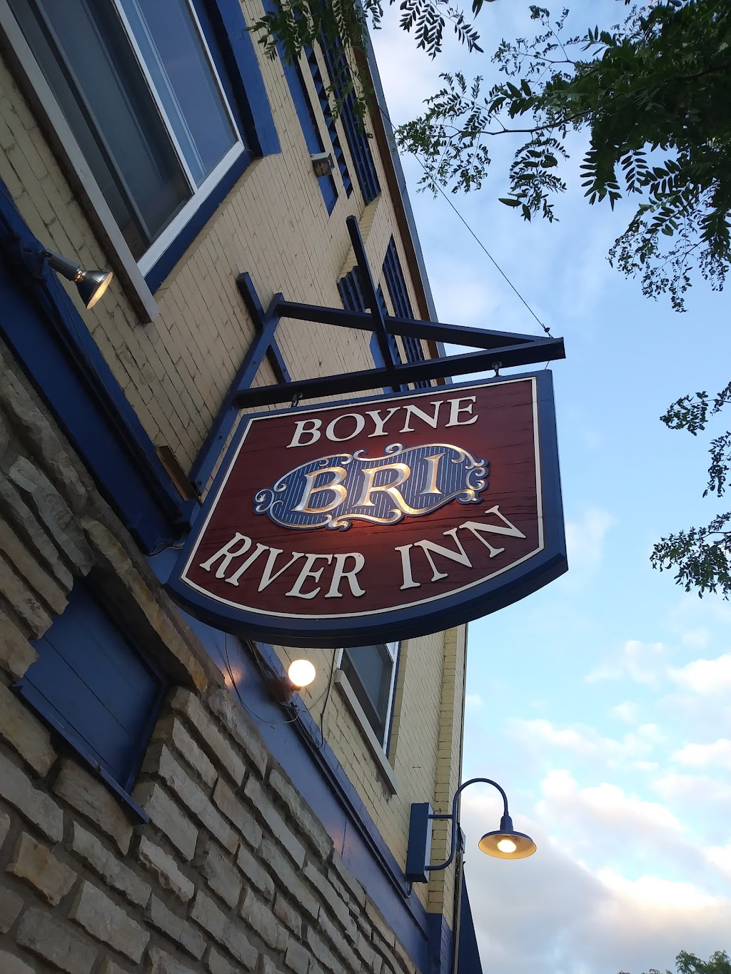 Boyne River Inn | restaurant | 229 Water St, Boyne City, MI 49712, USA | 2312224053 OR +1 231-222-4053
