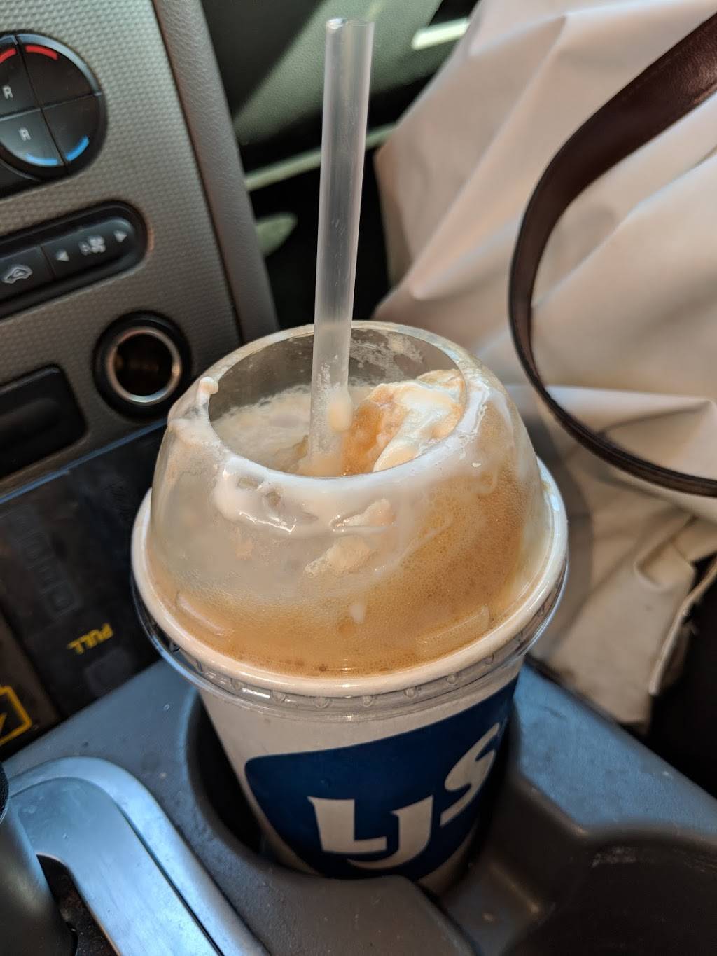 A&W Restaurant | restaurant | 1420 E Main St, Carbondale, IL 62901, USA | 6185492050 OR +1 618-549-2050