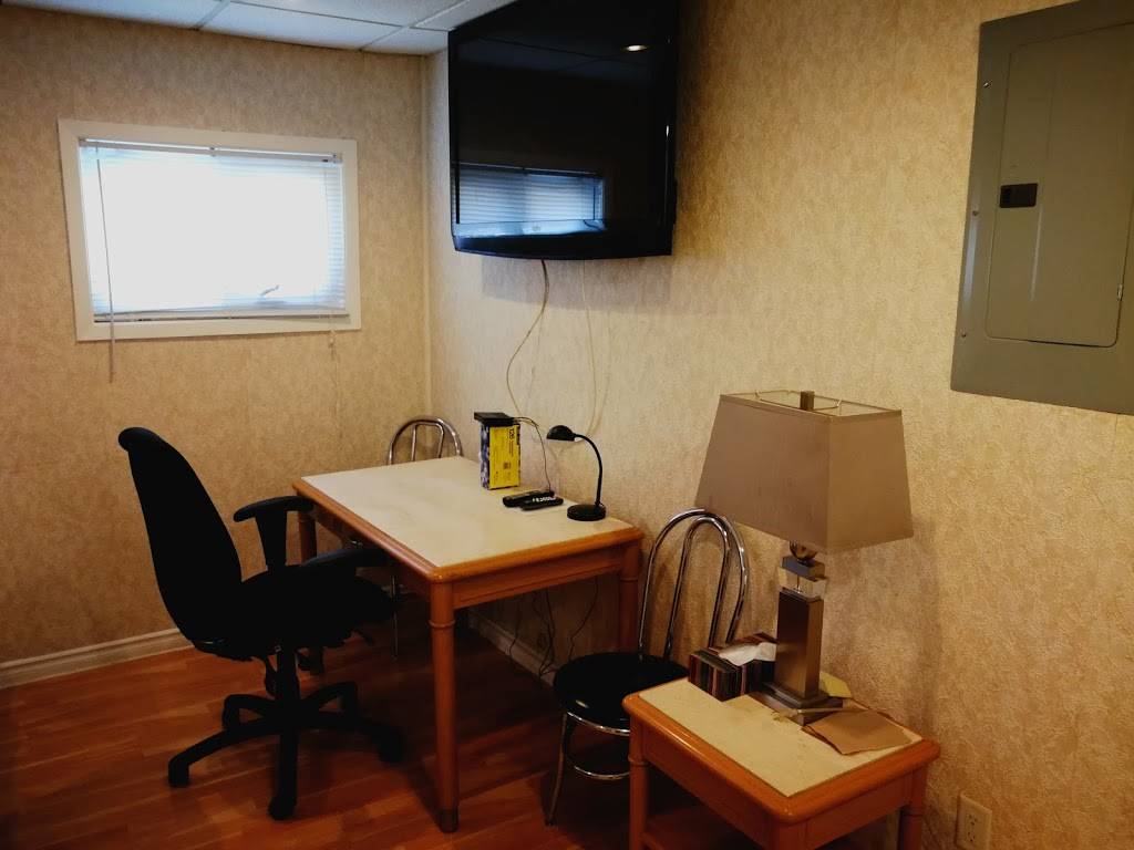 Ottawa Best Hotel | restaurant | 5023 Bank St, Gloucester, ON K1G 3N4, Canada | 6138220392 OR +1 613-822-0392