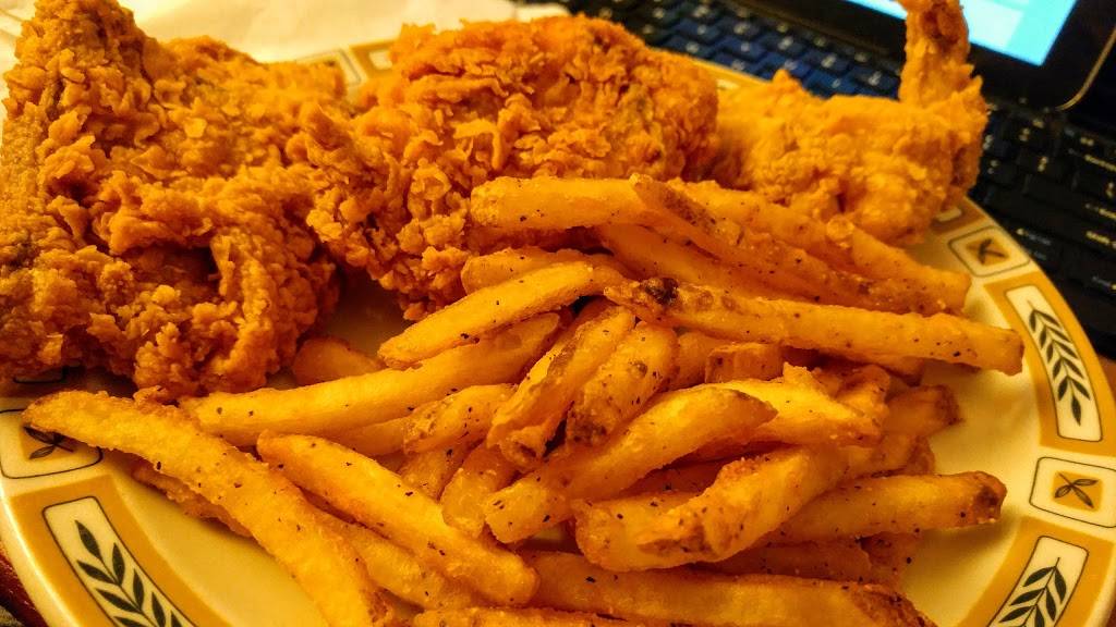 Popeyes | restaurant | 2000 Montreal Rd, Gloucester, ON K1J 6N2, Canada | 6136950333 OR +1 613-695-0333