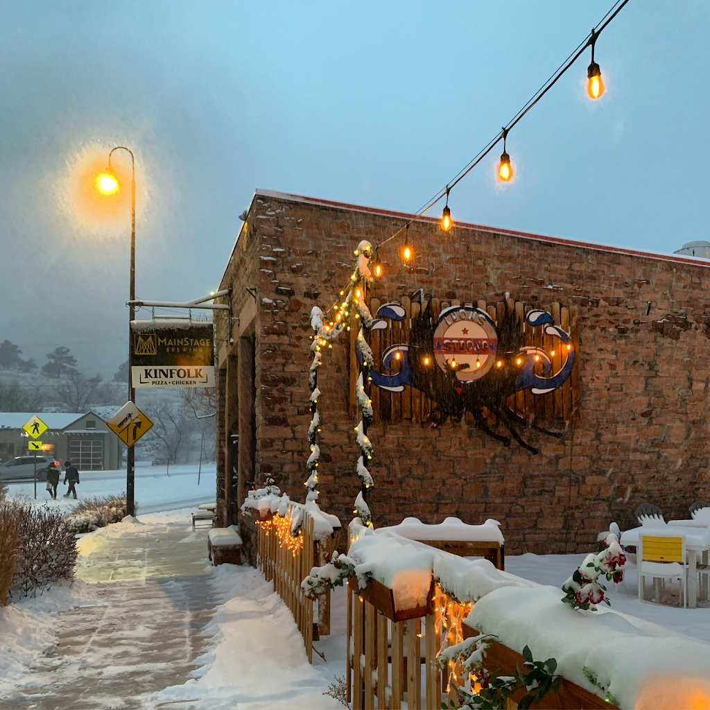 Kinfolk Pizza + Chicken | restaurant | 450 Main St, Lyons, CO 80540, USA | 7204008075 OR +1 720-400-8075