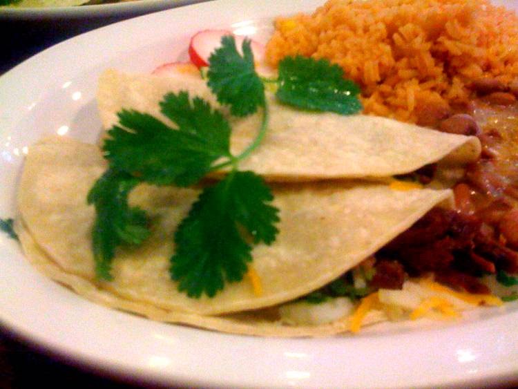 Theresas Family Restaurant | restaurant | 6306 San Fernando Rd, Glendale, CA 91201, USA | 7472212348 OR +1 747-221-2348