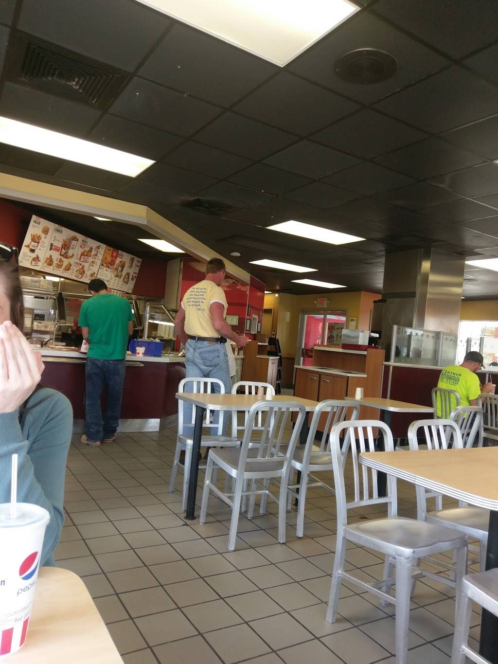KFC | restaurant | 1501 South, Gunter Ave, Guntersville, AL 35976, USA | 2565822045 OR +1 256-582-2045