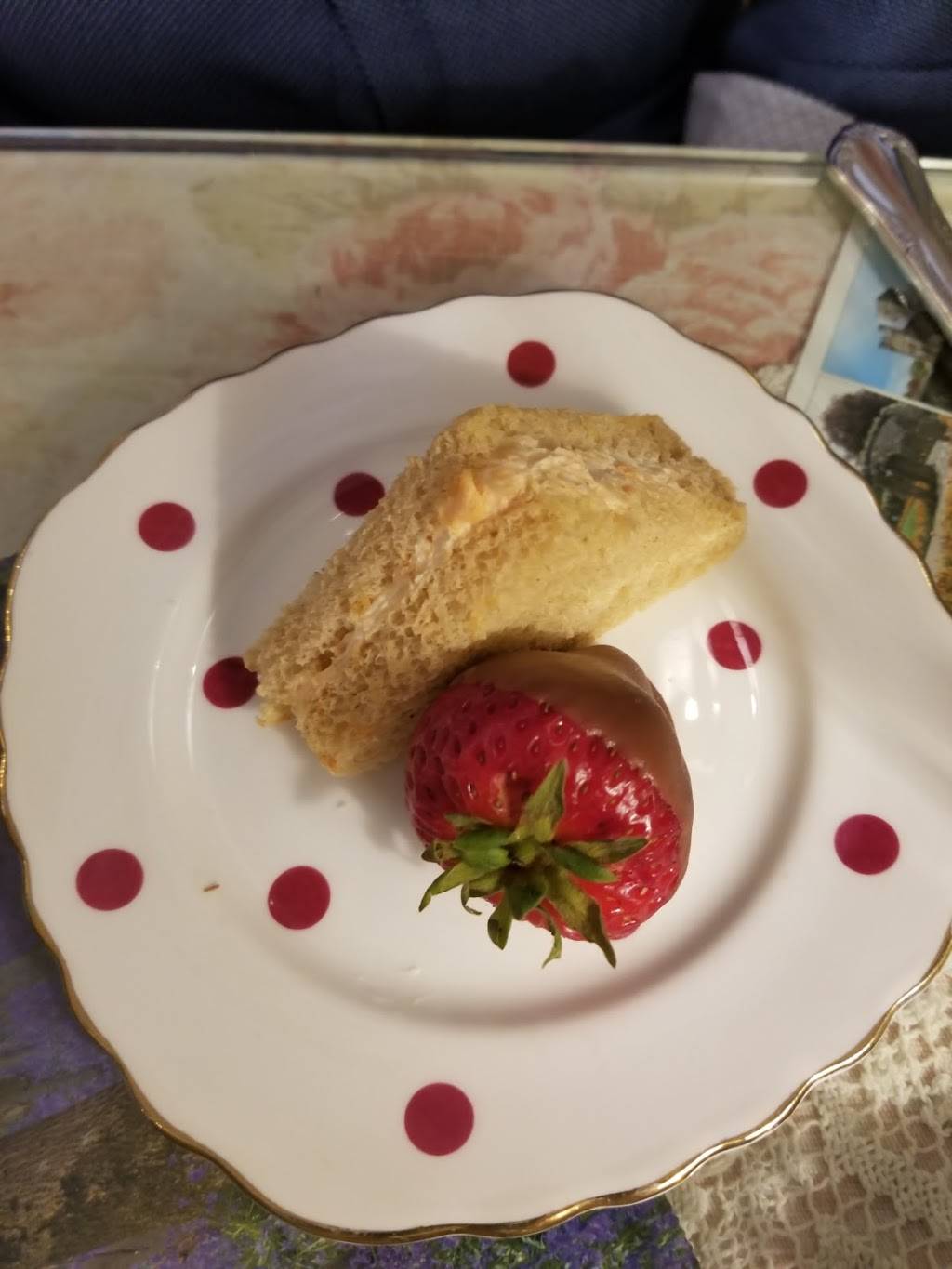 English Rose Tearoom | cafe | 201 Easy St Ste 103, Carefree, AZ 85377, USA | 4804884812 OR +1 480-488-4812