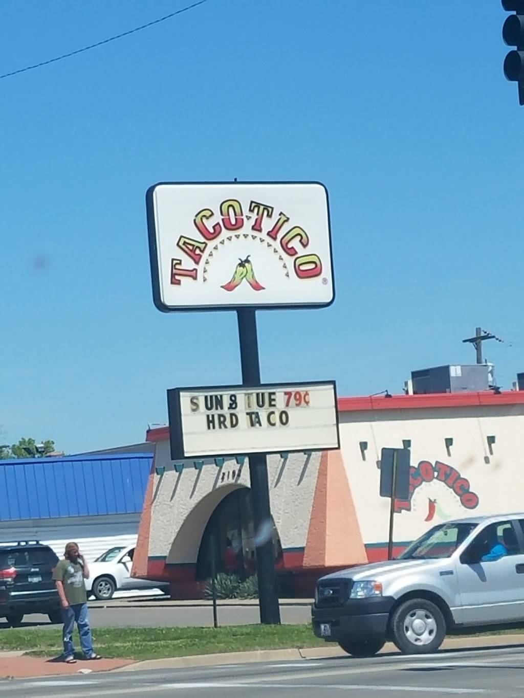 Taco Tico | restaurant | 2102 NW Topeka Blvd, Topeka, KS 66608, USA | 7857832666 OR +1 785-783-2666