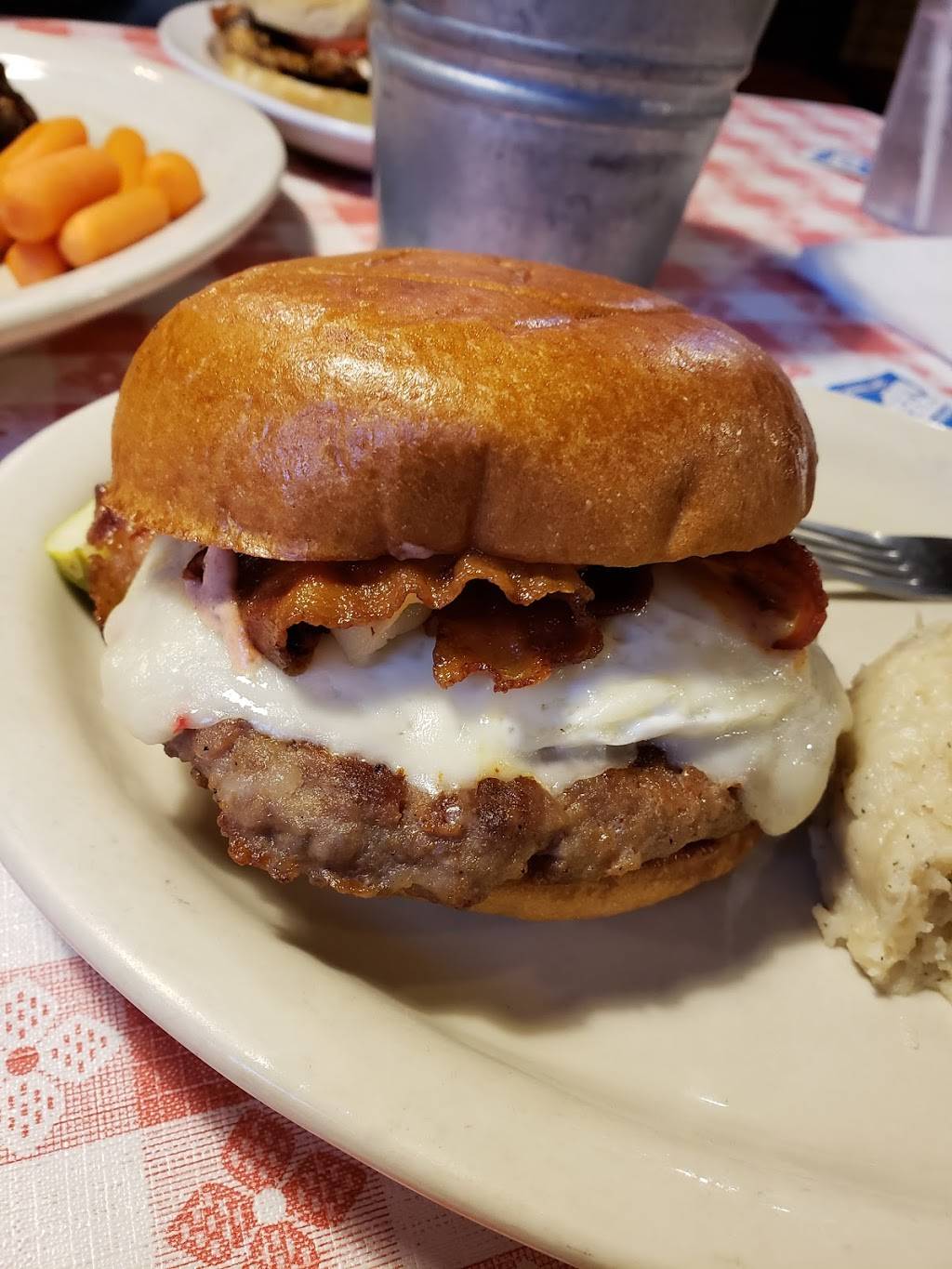 BWs Smokin Barrels Barbecue | restaurant | 5007 Lake Ave, Buffalo, NY 14219, USA | 7168247455 OR +1 716-824-7455