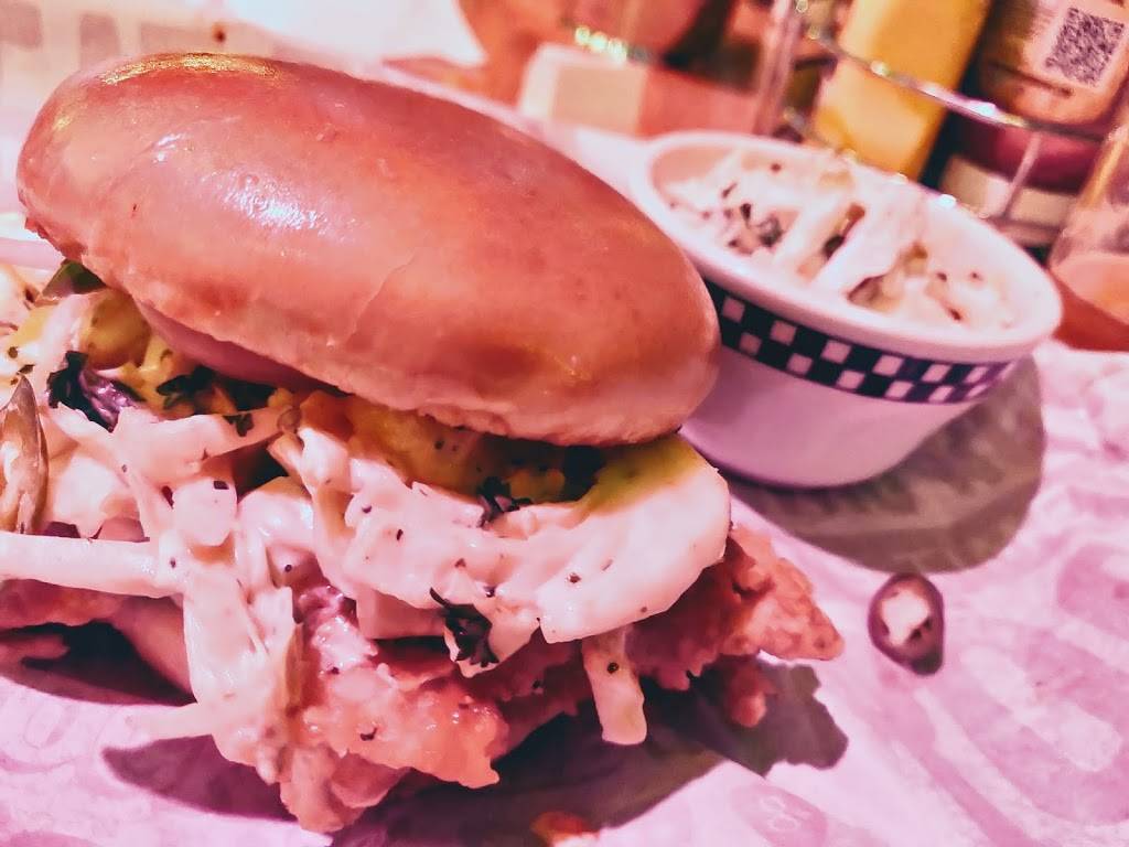 Rock & Brews | restaurant | 5701 W 135th St, Overland Park, KS 66223, USA | 9137285298 OR +1 913-728-5298