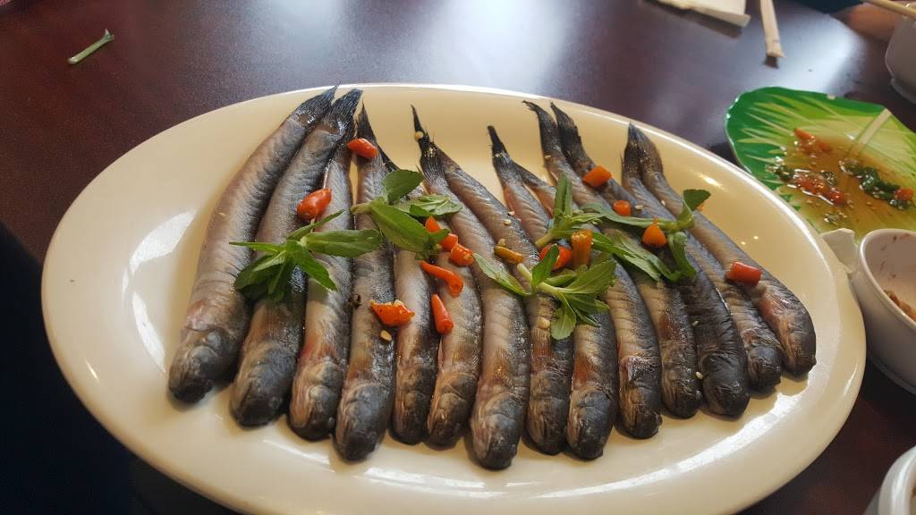 Xuân Hưong | restaurant | 11107 Bellaire Blvd, Houston, TX 77072, USA | 8322435048 OR +1 832-243-5048