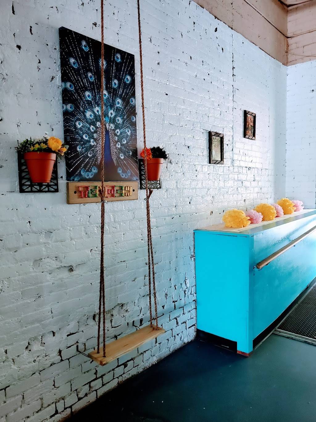 Tenoch Urban Kitchen & Bar | restaurant | 319 N Hamilton St, Dalton, GA 30720, USA | 7066711009 OR +1 706-671-1009