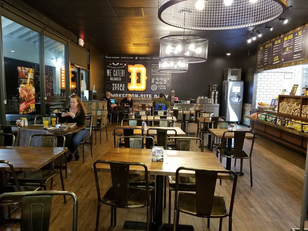 Dickeys Barbecue Pit | restaurant | 21 Fair Ln, Placerville, CA 95667, USA | 5307483445 OR +1 530-748-3445