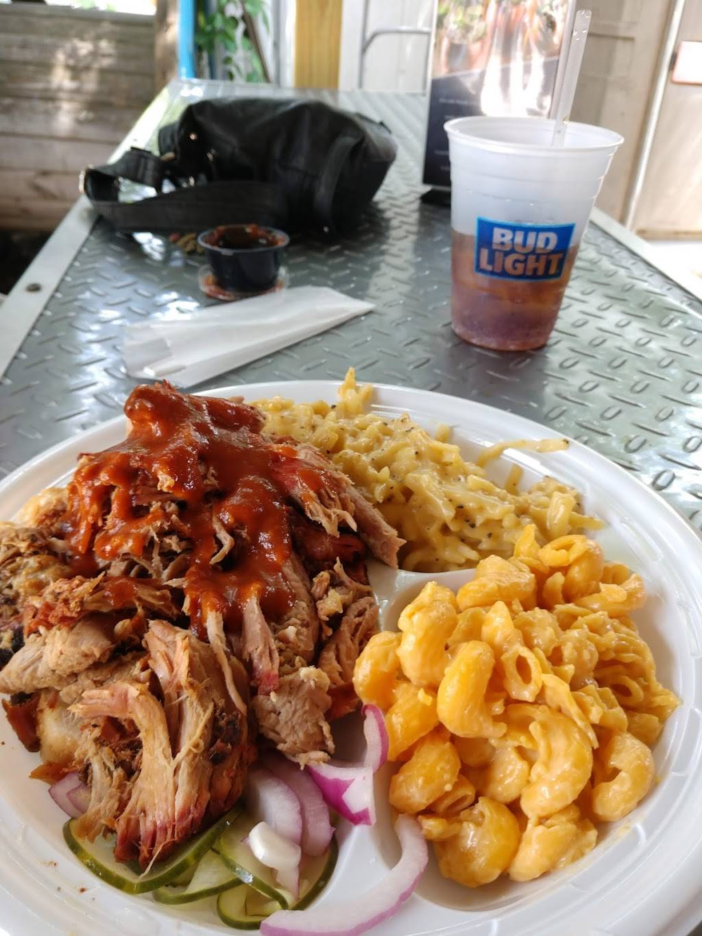 Southbank Original Barbecue | restaurant | 129 E Hydraulic St, Yorkville, IL 60560, USA | 6303852477 OR +1 630-385-2477