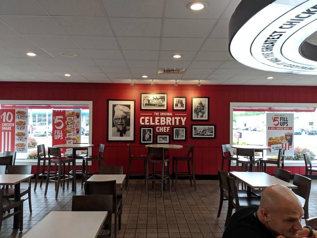KFC | restaurant | 4642 Mahoning Ave, Austintown, OH 44515, USA | 3307999719 OR +1 330-799-9719