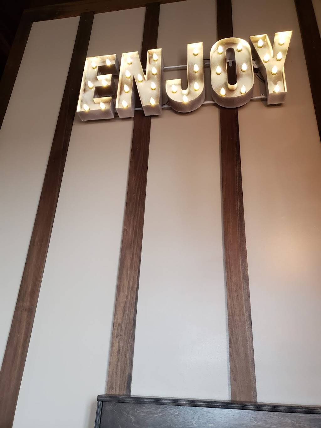 Zaxbys Chicken Fingers & Buffalo Wings | restaurant | 539 Conestoga Pkwy, Shepherdsville, KY 40165, USA | 5025436000 OR +1 502-543-6000