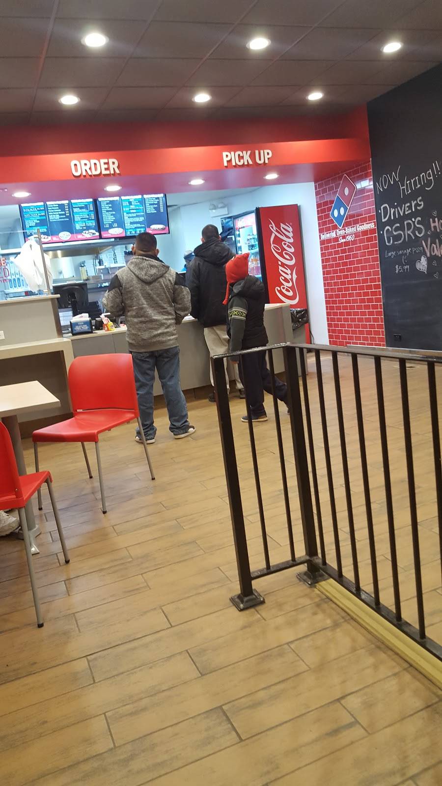 Dominos Pizza | meal delivery | 4039 W 26th St, Chicago, IL 60623, USA | 7732773166 OR +1 773-277-3166