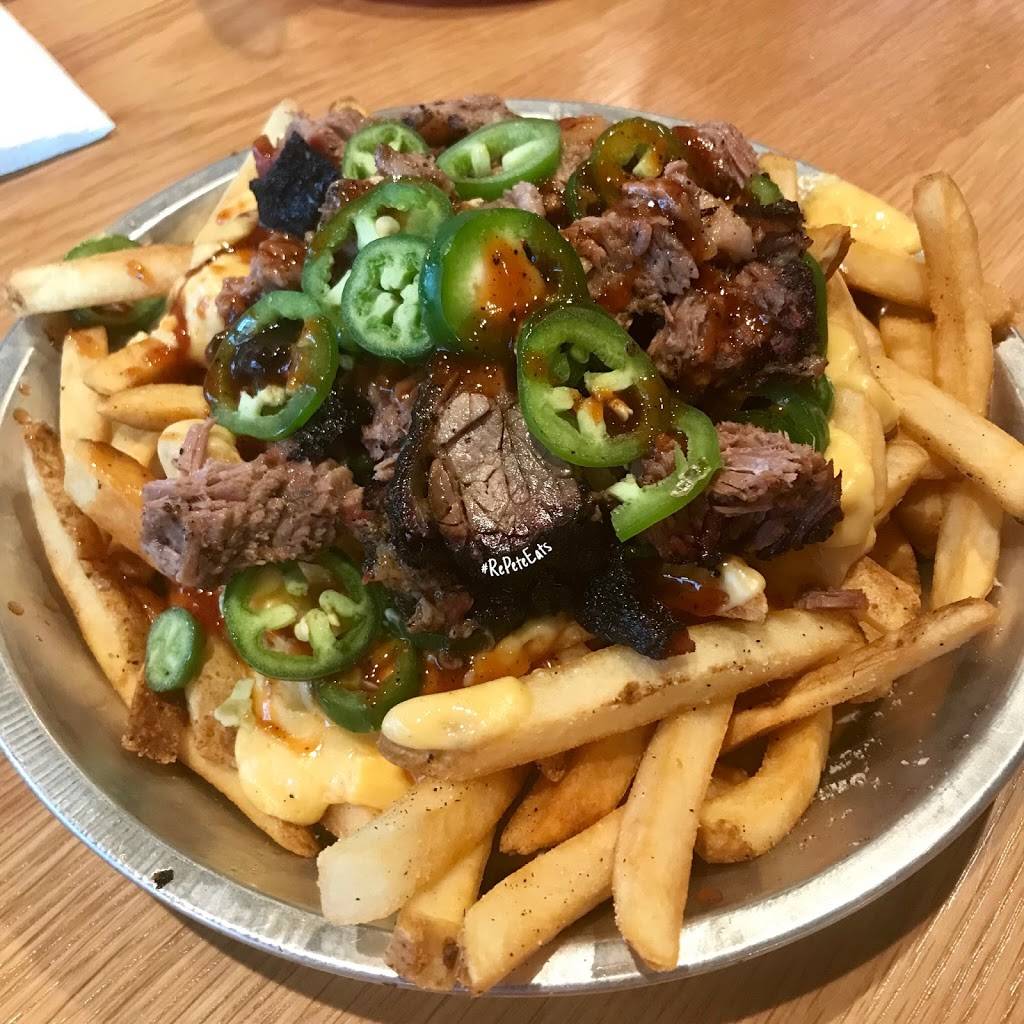 DOCs Commerce Smokehouse | restaurant | 754 Vel R. Phillips Ave, Milwaukee, WI 53203, USA | 4149352029 OR +1 414-935-2029