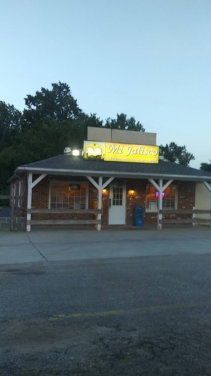 Mi Jalisco Family Mexican Restaurant | restaurant | 16241 Goodes Bridge Rd, Amelia Court House, VA 23002, USA | 8045612317 OR +1 804-561-2317