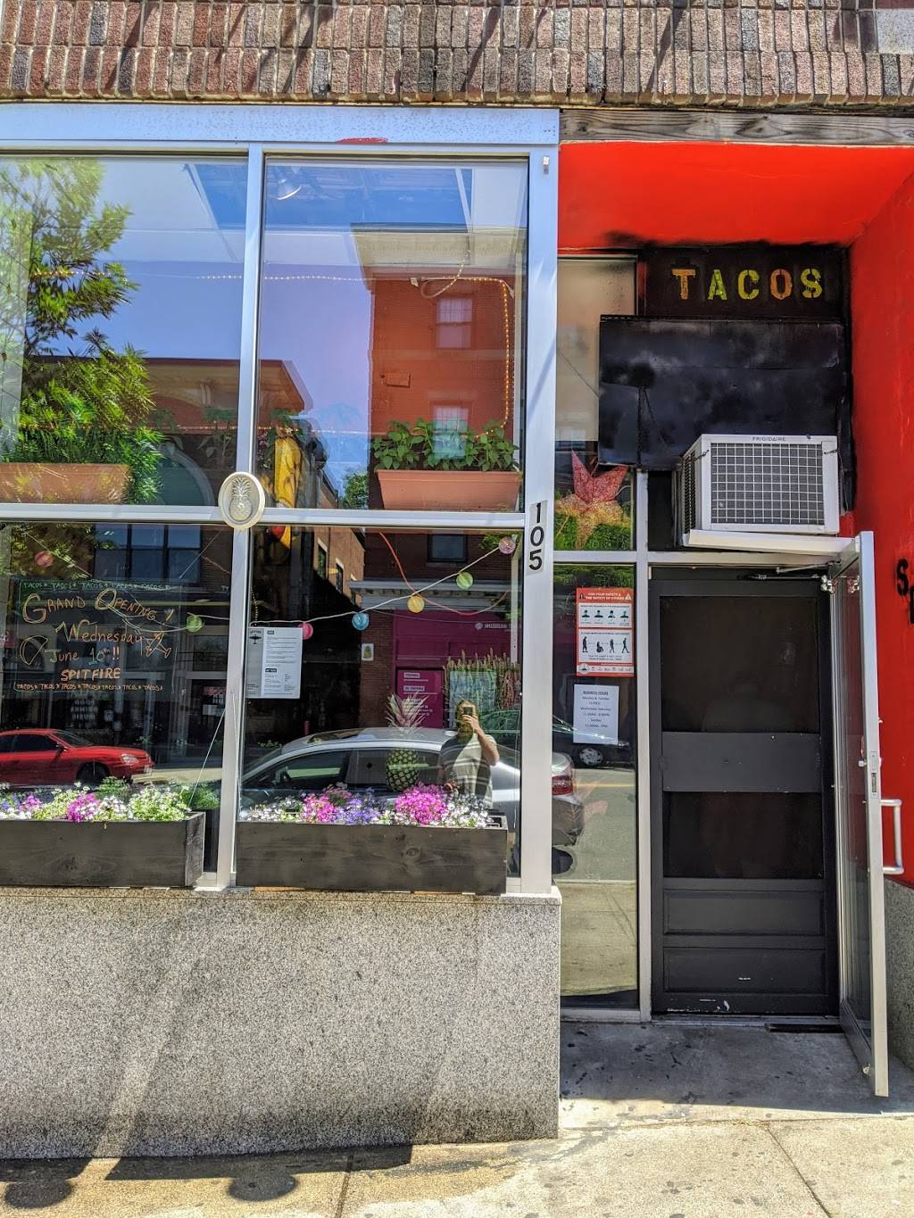 Spitfire Tacos | restaurant | 105 Lafayette St, Salem, MA 01970, USA | 9785944582 OR +1 978-594-4582