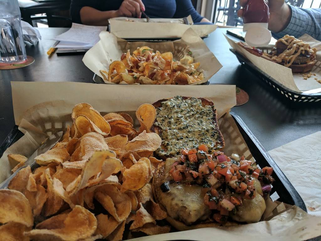 Mr. Brews Taphouse | restaurant | 103 W Broadway, Monona, WI 53716, USA | 6082861131 OR +1 608-286-1131