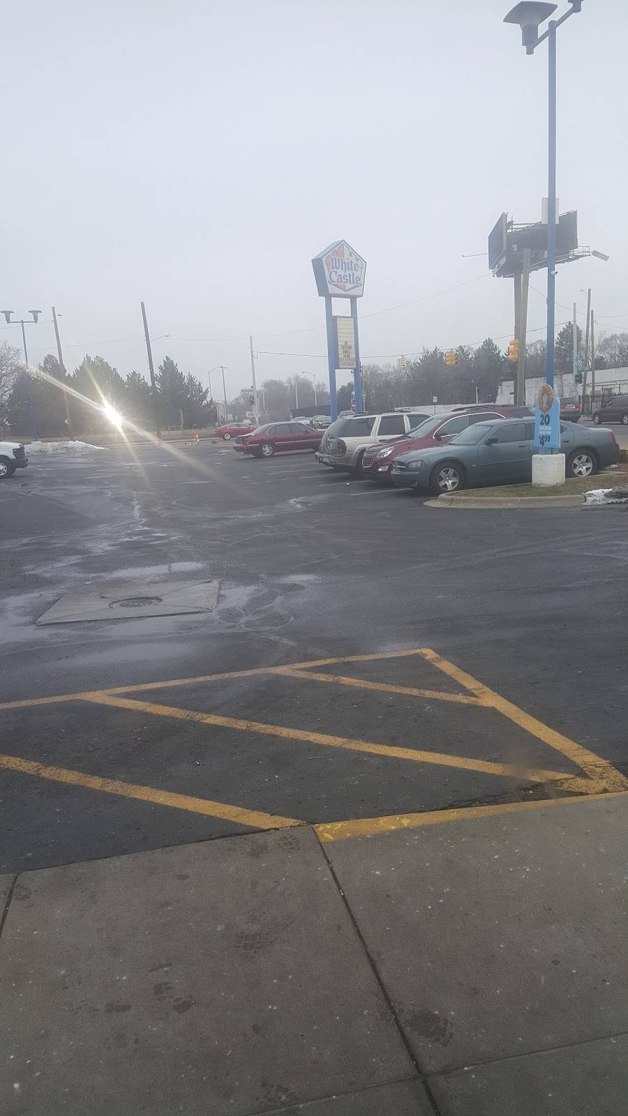 White Castle | restaurant | 15365 Wyoming Ave, Detroit, MI 48238, USA | 3138647597 OR +1 313-864-7597