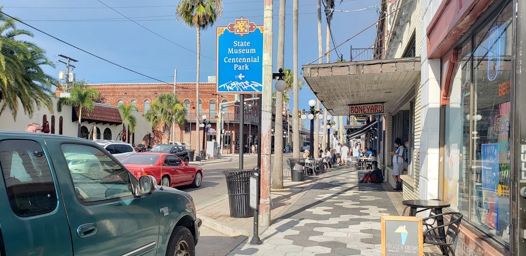 The Black Chef Eatery | restaurant | 1821 E 7th Ave, Tampa, FL 33605, USA | 8135305363 OR +1 813-530-5363