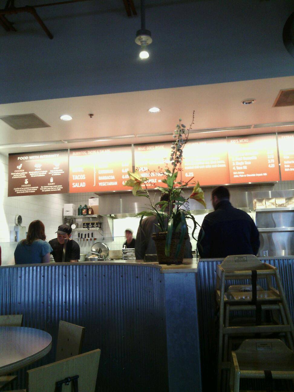 Chipotle Mexican Grill | restaurant | 5065 W 119th St, Leawood, KS 66209, USA | 9132324994 OR +1 913-232-4994