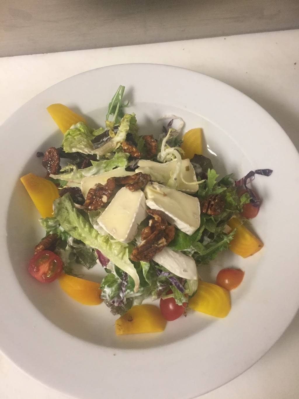 Charlie’s | restaurant | 601 N Pacific Coast Hwy, Redondo Beach, CA 90277, USA | 3103748581 OR +1 310-374-8581