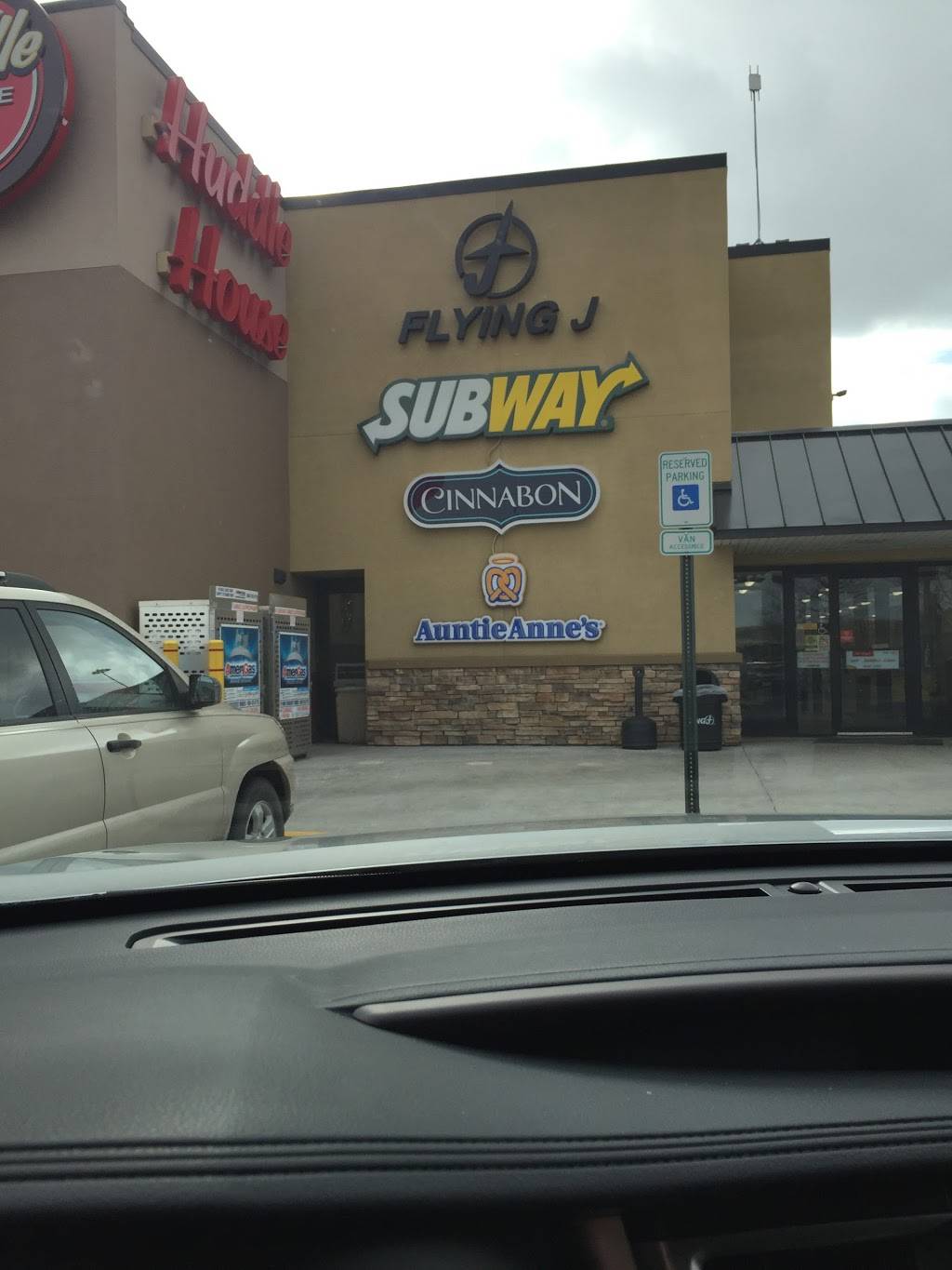 Flying J Travel Center | restaurant | 2210 Camp Swatara Rd, Myerstown, PA 17067, USA | 7179334146 OR +1 717-933-4146