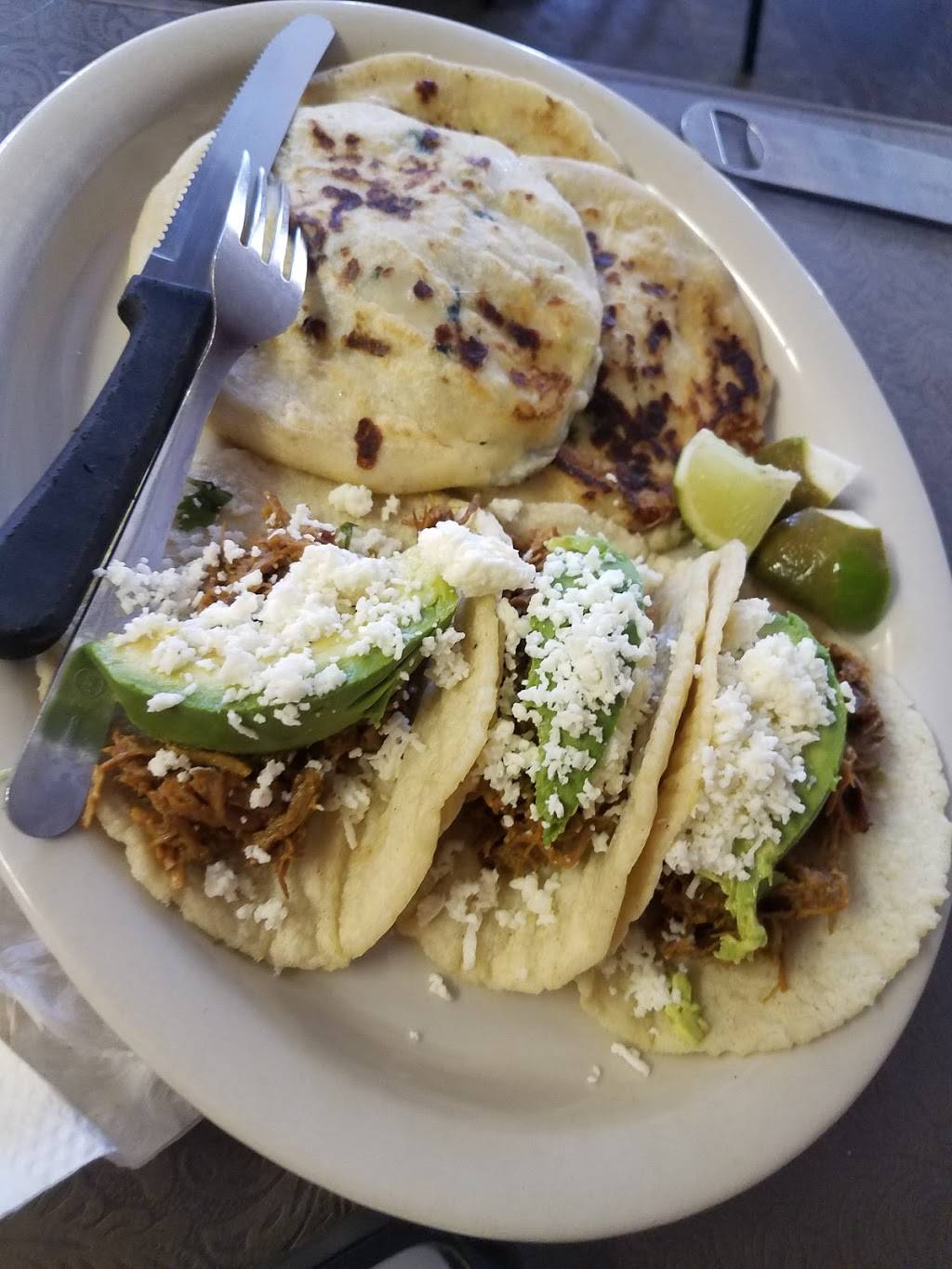 La Placita Salvadorean Cocina | restaurant | 1015 W Houston St, Sherman, TX 75092, USA | 9038935552 OR +1 903-893-5552