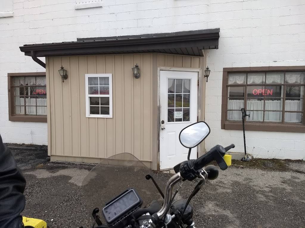 Carolyns Kitchen | restaurant | 1118 Old Lincoln Hwy, Bucyrus, OH 44820, USA | 4195623800 OR +1 419-562-3800